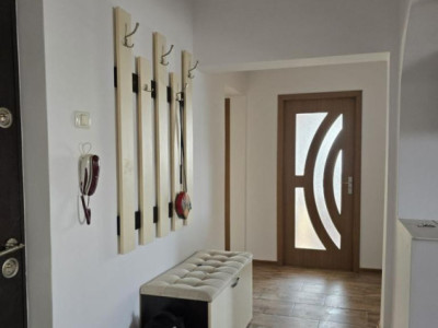 Apartament 4 camere Aparatorii Patriei- Centrala Propie