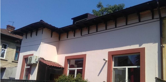 Casa Rahova -Chirigiu