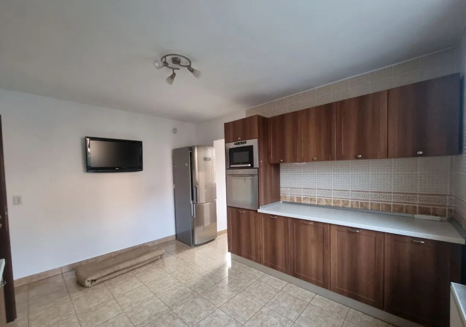 Inchiriere casa/vila Popesti-Leordeni | Parcare