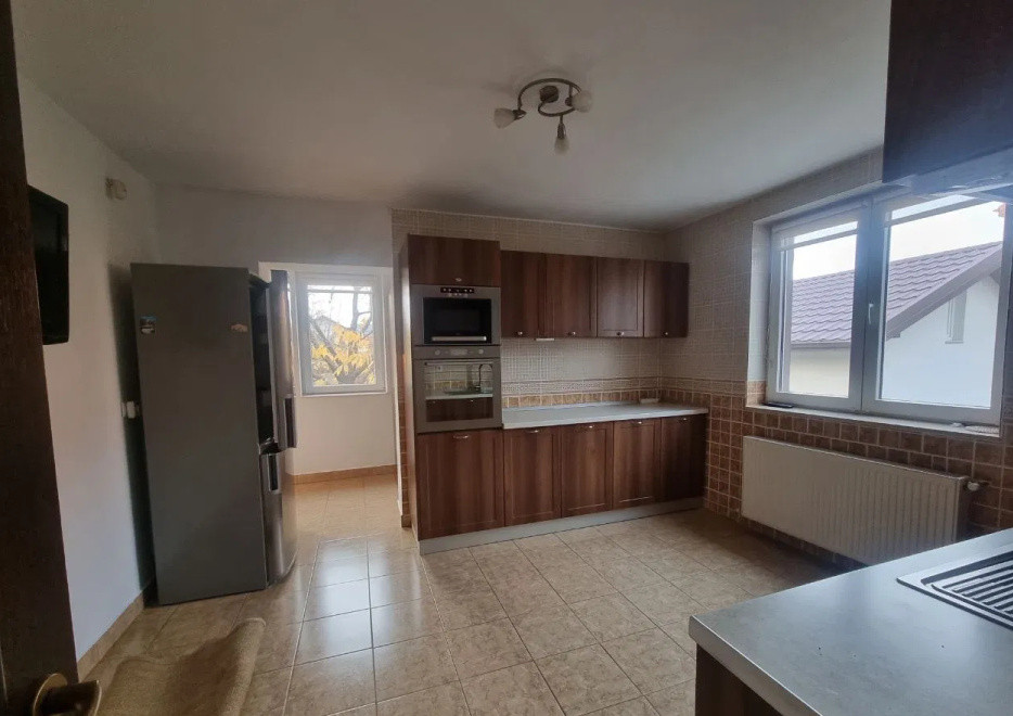 Inchiriere casa/vila Popesti-Leordeni | Parcare