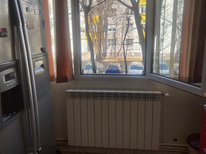 Apartament -3 camere -decomandat-Zona Rahova-Buzoieni