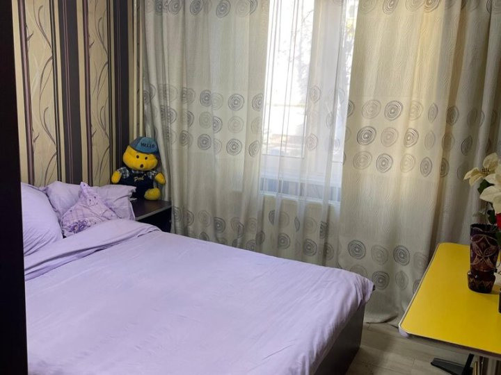 Apartament -3 camere -decomandat-Zona Rahova-Buzoieni
