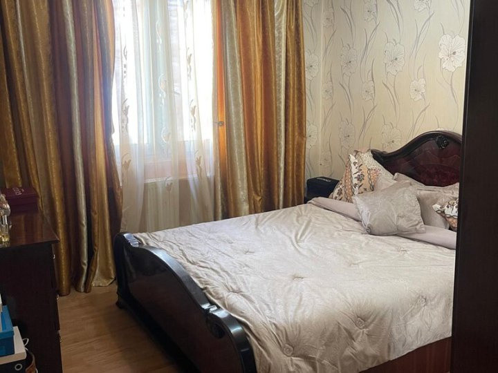Apartament -3 camere -decomandat-Zona Rahova-Buzoieni