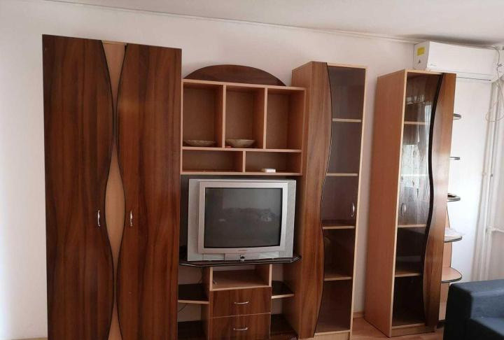 Apartament -2 camere-semidecomandat-zona Colentina
