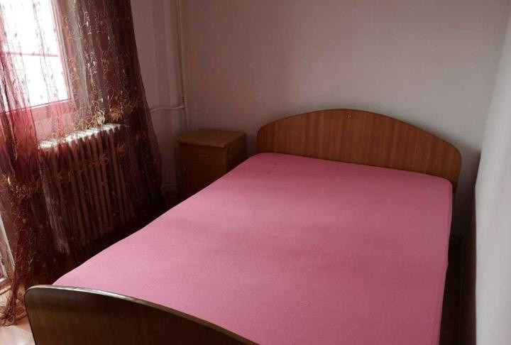 Apartament -2 camere-semidecomandat-zona Colentina