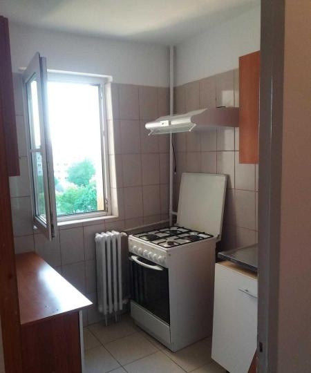 Apartament -2 camere-semidecomandat-zona Colentina