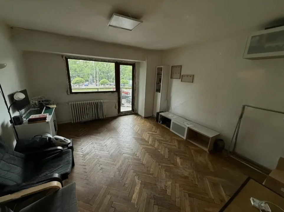 Apartament 4 camere -decomandat - zona Lujerului