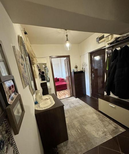 Apartament -3 camere-decomandat-zona Colentina
