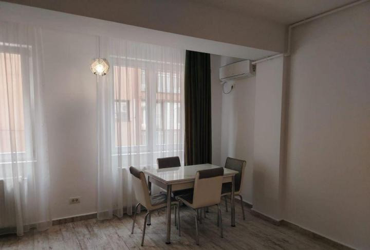 Apartament -2 camere-decomandat-zona Sebastian
