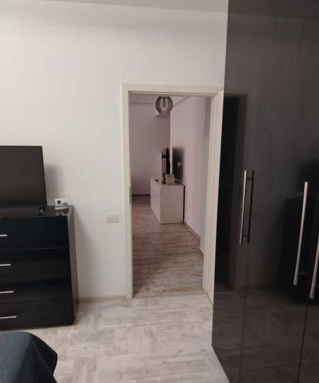 Apartament -2 camere-decomandat-zona Sebastian