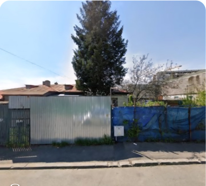 Casa la curte sector 4 Apărătorii patriei