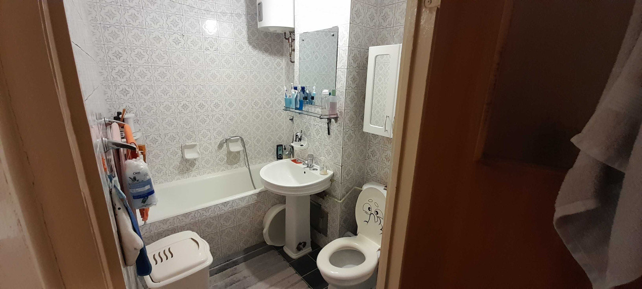 Apartament 3 camere-decomandat-zona Gorjului/Militari