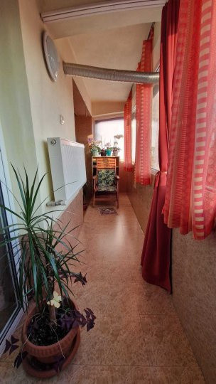 Apartament -3 camere -decomandat-Zona Gorjului