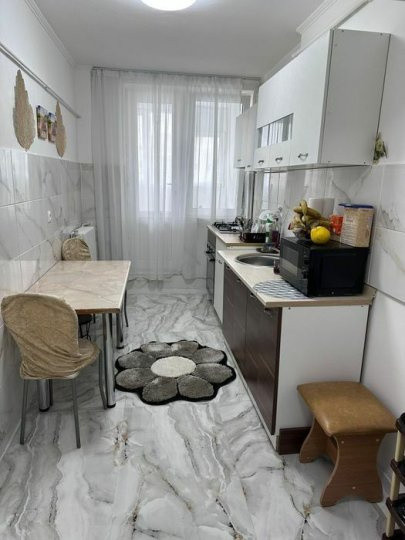 Apartament -2 camere-semidecomandat-zona Stefan cel Mare
