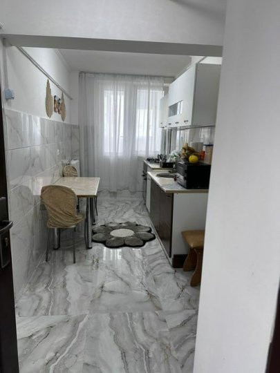 Apartament -2 camere-semidecomandat-zona Stefan cel Mare