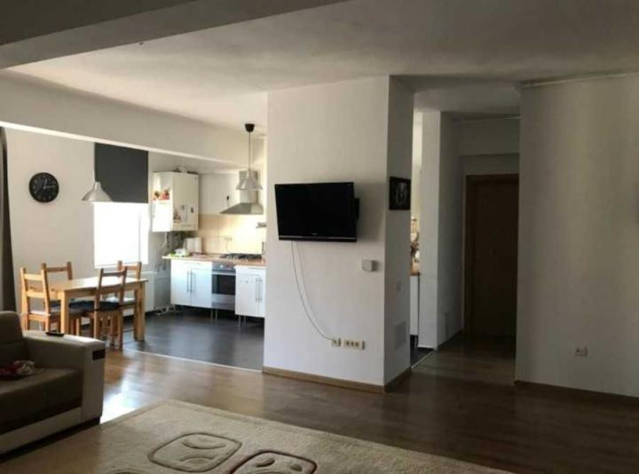 APARTAMENT 4 CAMERE DRUMUL TABEREI