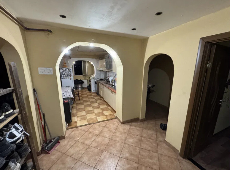 Apartament 4 camere-zona Margeanului / Calea Rahovei