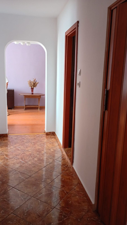 Apartament -2 camere -Zona Margeanului