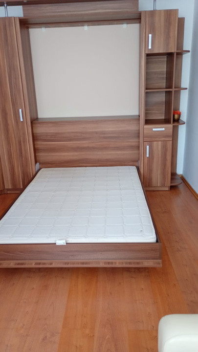 Apartament -2 camere -Zona Margeanului