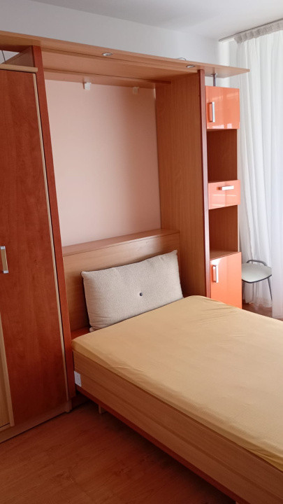 Apartament -2 camere -Zona Margeanului