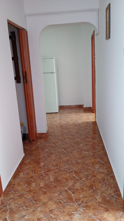 Apartament -2 camere -Zona Margeanului