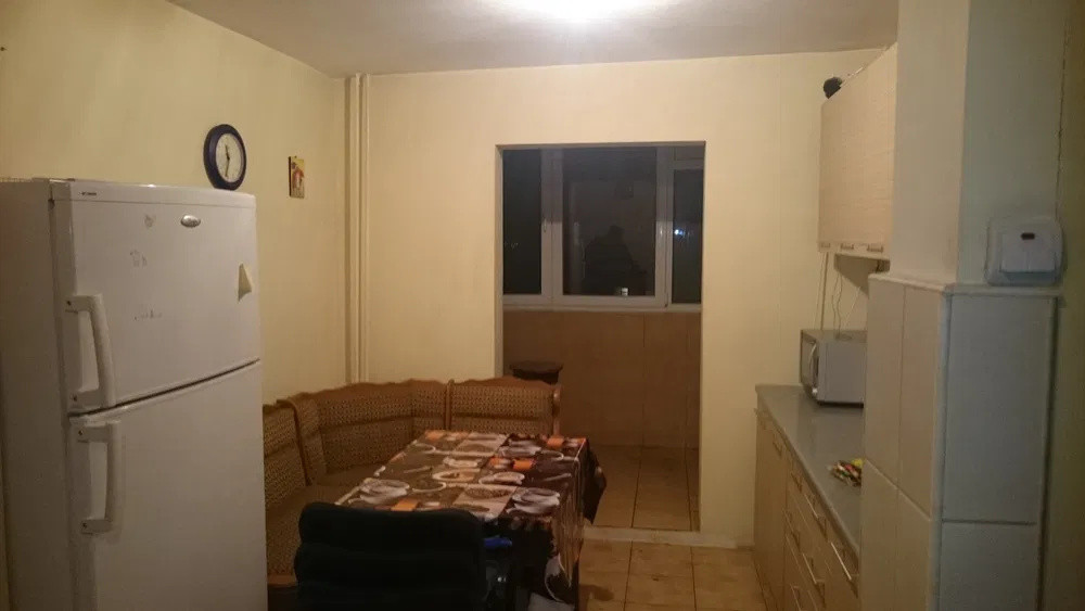 Apartament -3 camere -decomandat-Zona Rahova