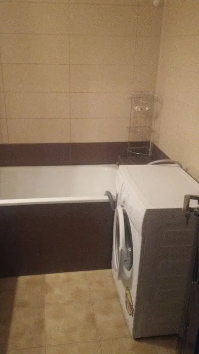 Apartament -3 camere -decomandat-Zona Rahova