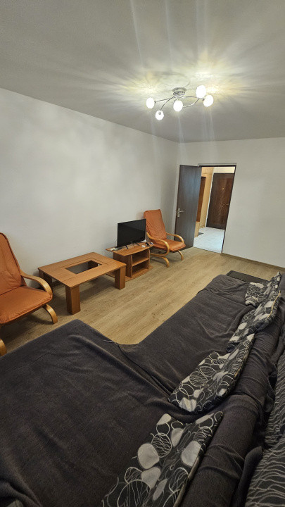 Apartament 3 camere-semidecomandat-zona Berceni-Aparatorii Patriei