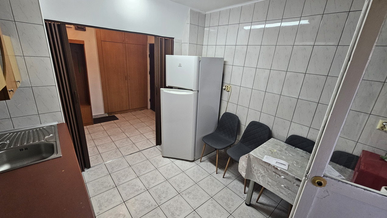 Apartament 3 camere-semidecomandat-zona Berceni-Aparatorii Patriei