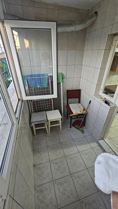 Apartament 3 camere-semidecomandat-zona Berceni-Aparatorii Patriei