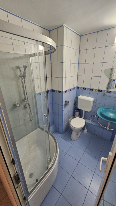 Apartament 3 camere-semidecomandat-zona Berceni-Aparatorii Patriei