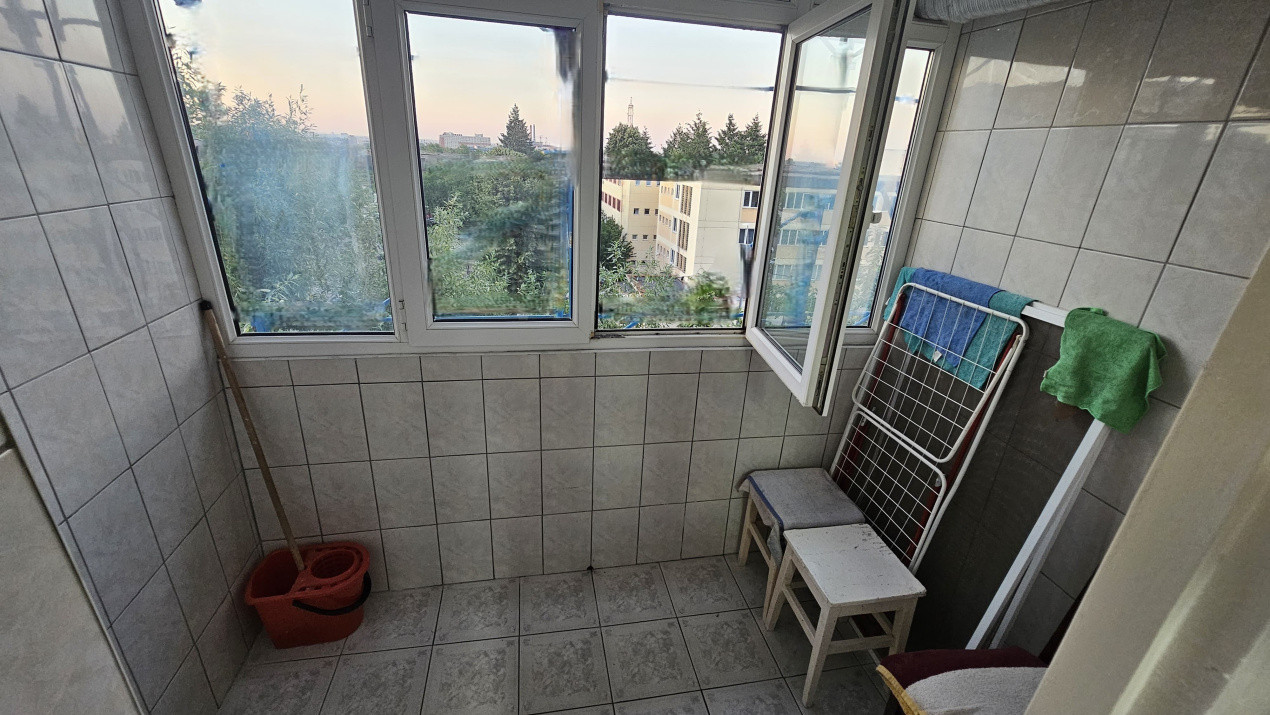 Apartament 3 camere-semidecomandat-zona Berceni-Soseaua Oltenitei