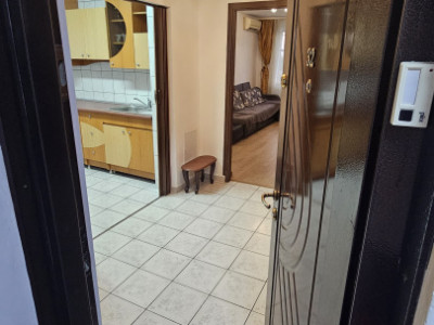 Apartament 3 camere-semidecomandat-zona Berceni-Soseaua Oltenitei