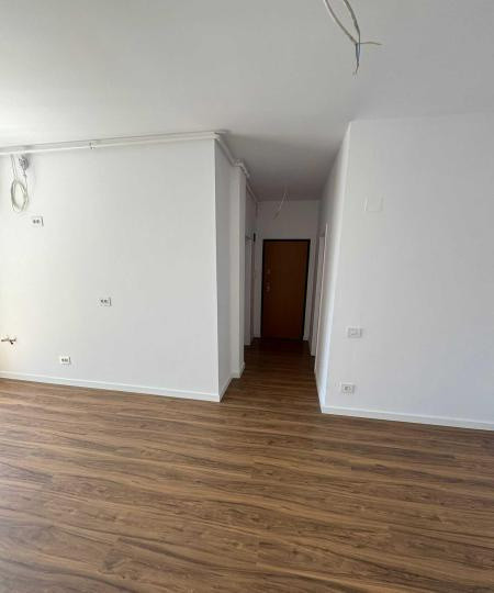 Apartament 3 camere Liberty Mall-Viilor