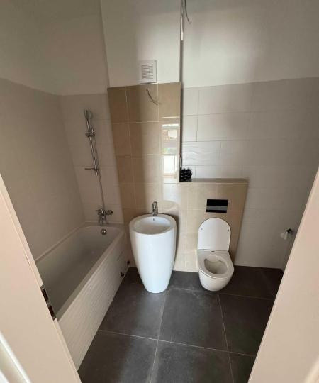 Apartament 3 camere Liberty Mall-Viilor