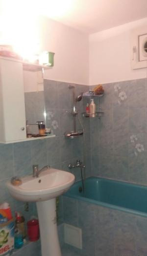 Apartament -4 camere -decomandat-Zona Colentina-Doamna Ghica