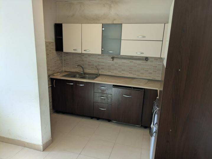 Apartament -4 camere -decomandat-Zona Stefan Cel Mare-Mosilor