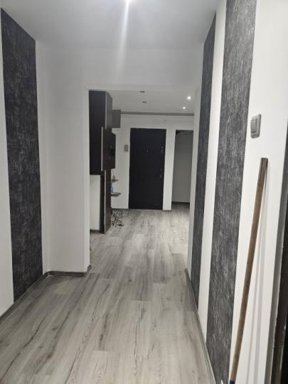 Apartament -4 camere -decomandat-Zona Sebastian