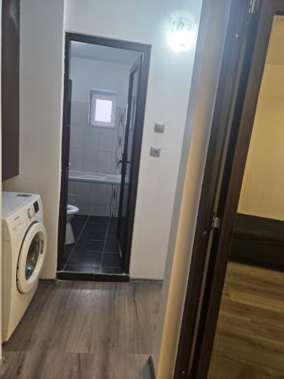 Apartament -4 camere -decomandat-Zona Sebastian