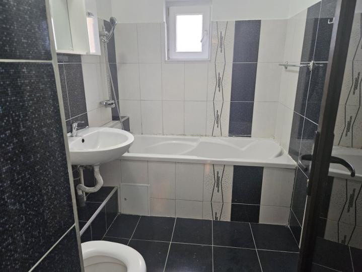Apartament -4 camere -decomandat-Zona Sebastian