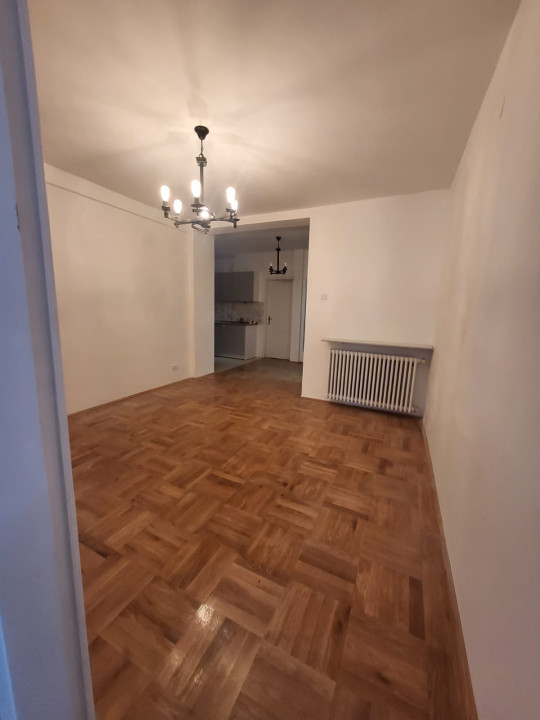 Apartament 3 camere - Stefan cel Mare/Dinamo - Demisol inalt in casa