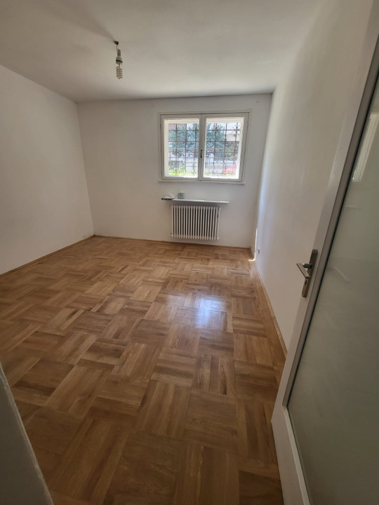 Apartament 3 camere - Stefan cel Mare/Dinamo - Demisol inalt in casa