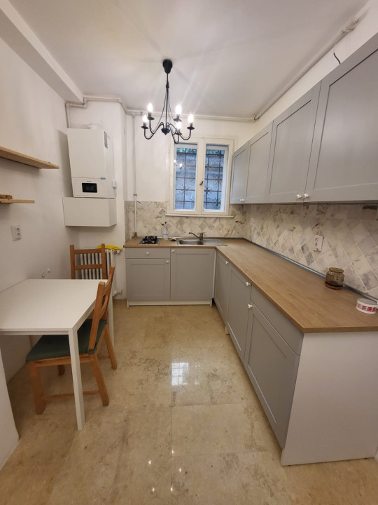 Apartament 3 camere - Stefan cel Mare/Dinamo - Demisol inalt in casa