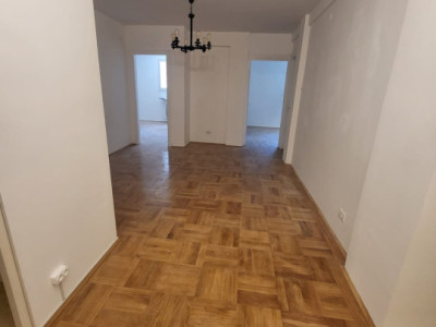 Apartament 3 camere, Demisol inalt in casa, Stefan cel Mare/Dinamo