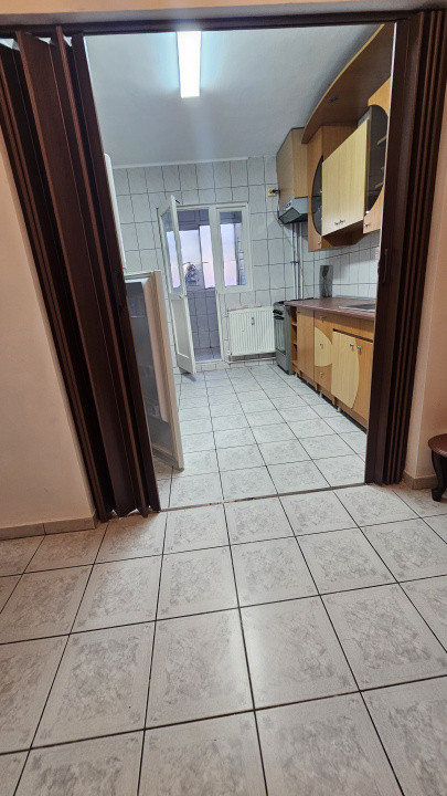 Apartament 3 camere-semidecomandat-zona Berceni-Aparatorii Patriei