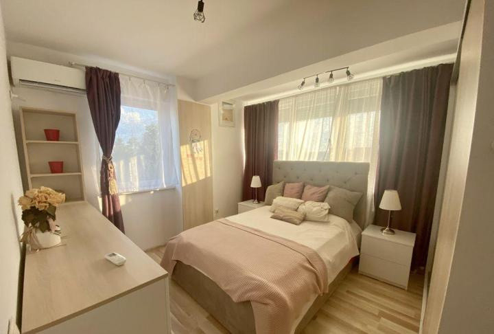 Apartament -4 camere -decomandat-Zona Andronache
