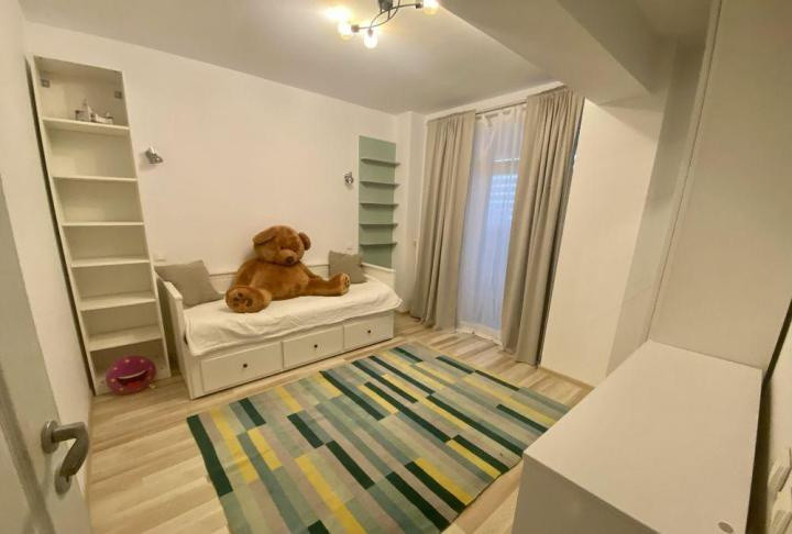 Apartament -4 camere -decomandat-Zona Andronache