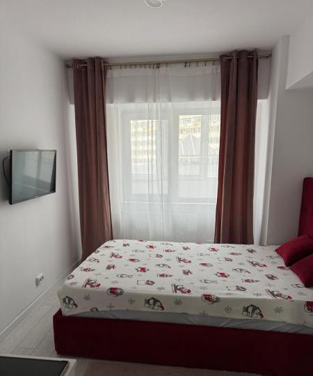Apartament -3 camere -decomandat-Zona Colentina