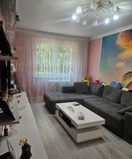 Apartament -3 camere -decomandat-Zona Colentina