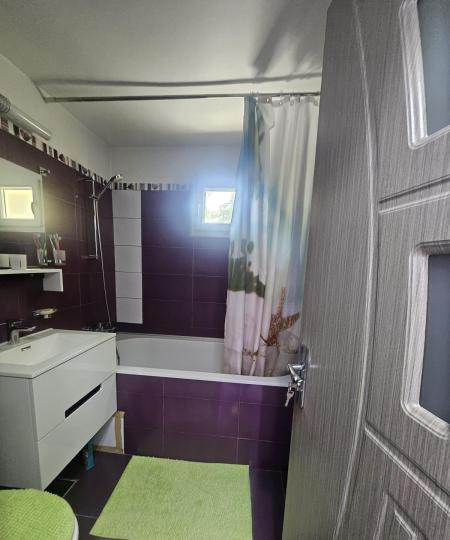 Apartament -3 camere -decomandat-Zona Colentina